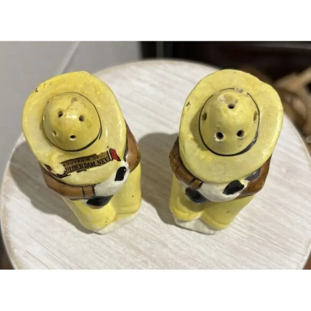 Vintage‎ Mexican Men Salt Pepper Shakers Sombrero Tequila Sitting Siesta Japan